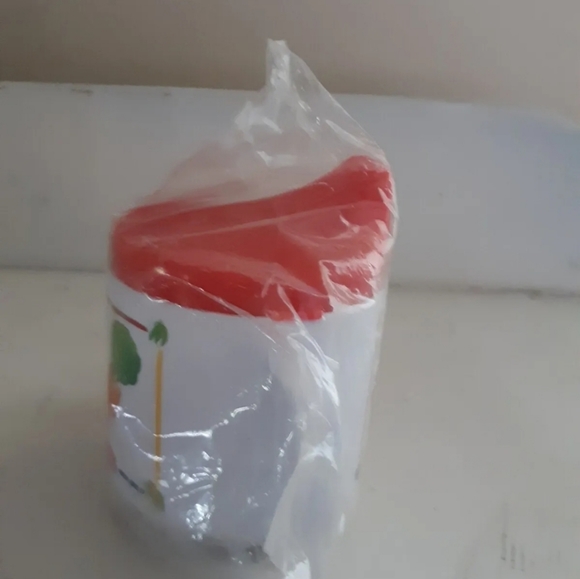 Vintage baby Heinz sippy cup with an apple image on one side and carrots on the - Picture 2 of 5